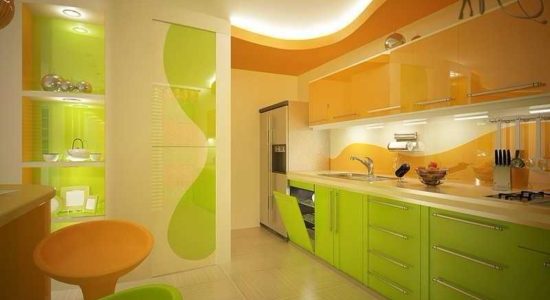 Bucatarie cu design modern verde-portocaliu