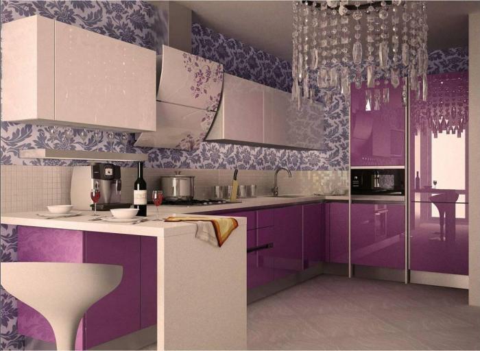 Amenajare eleganta bucatarie cu decor violet aubergine